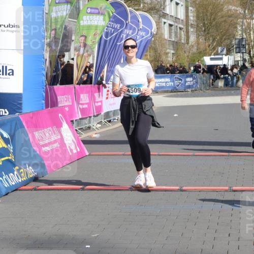12.04.2026 - 45. Internationalen Wilhelmsburger Insellauf Strokosch-Dieckow http://msf.ph/oto/9475936 12.04.2026 11:33:31 Ziel 3474, 4509, 2230 meine-sportfotos.de