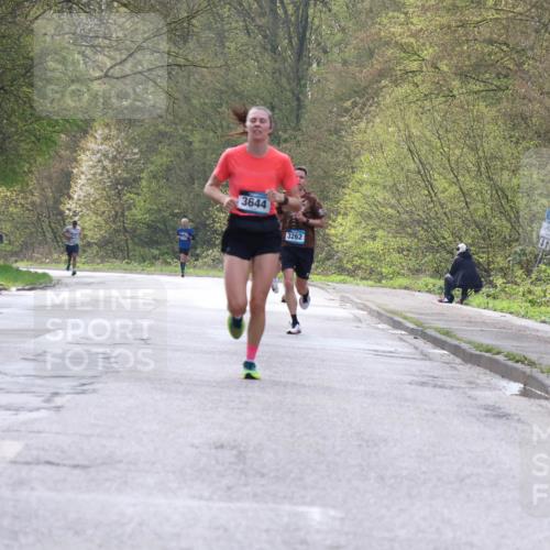 12.04.2026 - 45. Internationalen Wilhelmsburger Insellauf Yannick Fuchs http://msf.ph/oto/9475944 12.04.2026 10:09:39 Laufen 3644, 3262, 11 meine-sportfotos.de
