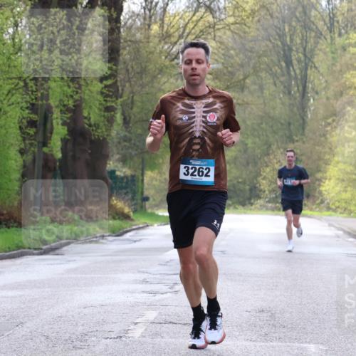 12.04.2026 - 45. Internationalen Wilhelmsburger Insellauf Yannick Fuchs http://msf.ph/oto/9476024 12.04.2026 10:09:47 Laufen 3262 meine-sportfotos.de