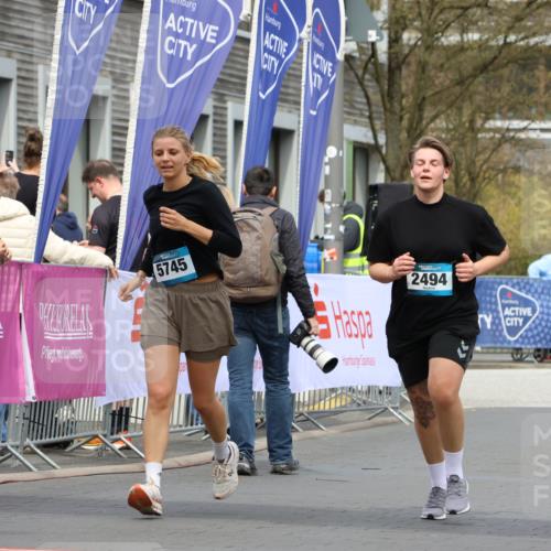 12.04.2026 - 45. Internationalen Wilhelmsburger Insellauf Strokosch-Dieckow http://msf.ph/oto/9476045 12.04.2026 13:31:42 Ziel 5745, 2494 meine-sportfotos.de