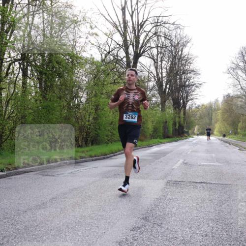 12.04.2026 - 45. Internationalen Wilhelmsburger Insellauf Yannick Fuchs http://msf.ph/oto/9476054 12.04.2026 10:09:49 Laufen 3262 meine-sportfotos.de