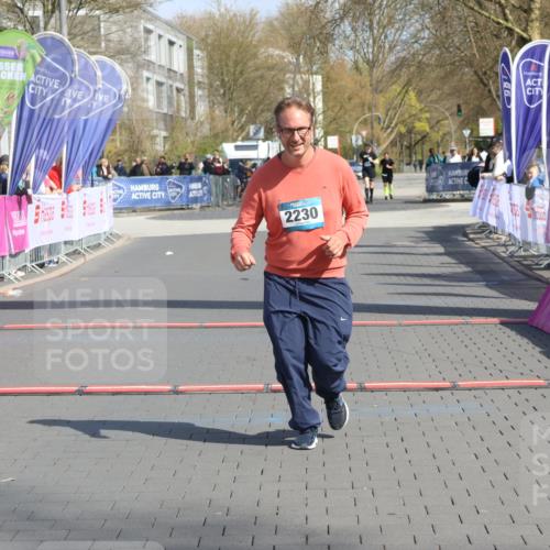 12.04.2026 - 45. Internationalen Wilhelmsburger Insellauf Strokosch-Dieckow http://msf.ph/oto/9476063 12.04.2026 11:33:34 Ziel 3474, 4509, 2230 meine-sportfotos.de