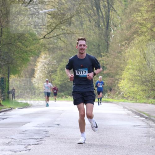 12.04.2026 - 45. Internationalen Wilhelmsburger Insellauf Yannick Fuchs http://msf.ph/oto/9476070 12.04.2026 10:09:51 Laufen 4117 meine-sportfotos.de
