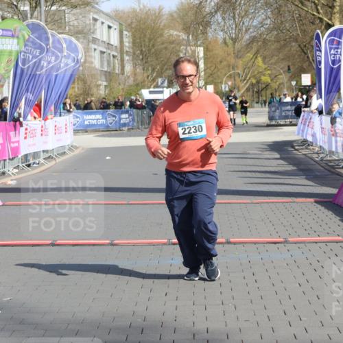 12.04.2026 - 45. Internationalen Wilhelmsburger Insellauf Strokosch-Dieckow http://msf.ph/oto/9476076 12.04.2026 11:33:34 Ziel 3474, 4509, 2230 meine-sportfotos.de