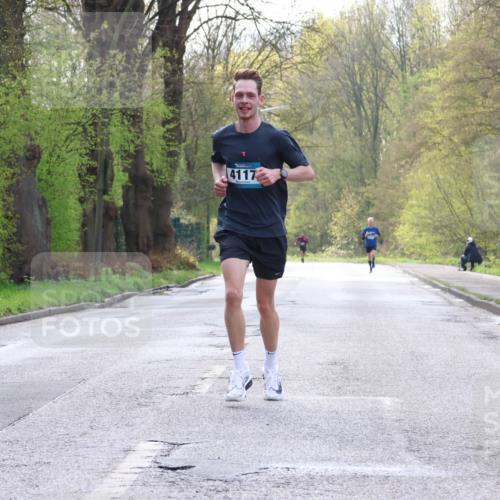 12.04.2026 - 45. Internationalen Wilhelmsburger Insellauf Yannick Fuchs http://msf.ph/oto/9476103 12.04.2026 10:09:54 Laufen 4117 meine-sportfotos.de