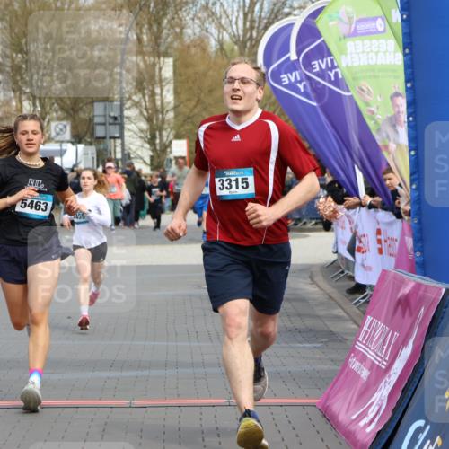 12.04.2026 - 45. Internationalen Wilhelmsburger Insellauf Strokosch-Dieckow http://msf.ph/oto/9476104 12.04.2026 12:56:12 Ziel 4728, 3315, 5463, 4459, 5817 meine-sportfotos.de