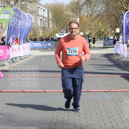 12.04.2026 - 45. Internationalen Wilhelmsburger Insellauf Strokosch-Dieckow http://msf.ph/oto/9476132 12.04.2026 11:33:34 Ziel 3474, 4509, 2230 meine-sportfotos.de