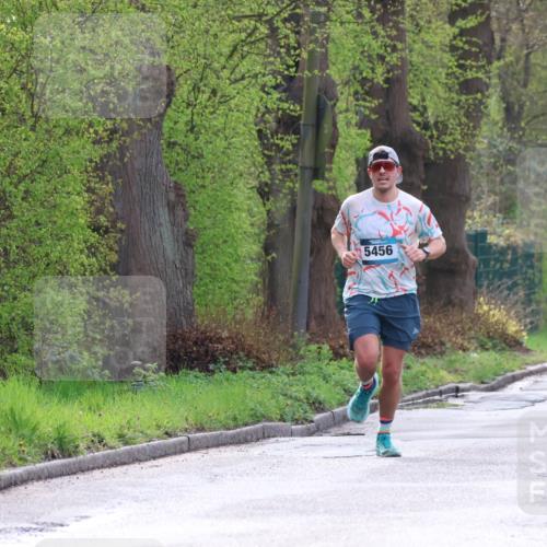 12.04.2026 - 45. Internationalen Wilhelmsburger Insellauf Yannick Fuchs http://msf.ph/oto/9476150 12.04.2026 10:10:07 Laufen 5456 meine-sportfotos.de