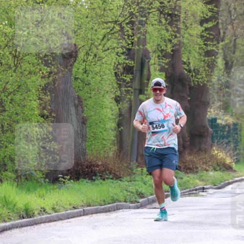 12.04.2026 - 45. Internationalen Wilhelmsburger Insellauf Yannick Fuchs http://msf.ph/oto/9476156 12.04.2026 10:10:07 Laufen 5456 meine-sportfotos.de