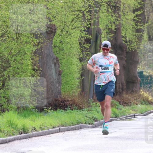 12.04.2026 - 45. Internationalen Wilhelmsburger Insellauf Yannick Fuchs http://msf.ph/oto/9476158 12.04.2026 10:10:07 Laufen 5456 meine-sportfotos.de
