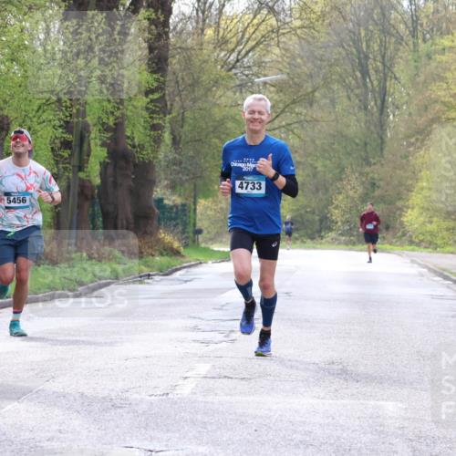 12.04.2026 - 45. Internationalen Wilhelmsburger Insellauf Yannick Fuchs http://msf.ph/oto/9476172 12.04.2026 10:10:09 Laufen 5456, 2017, 4733 meine-sportfotos.de
