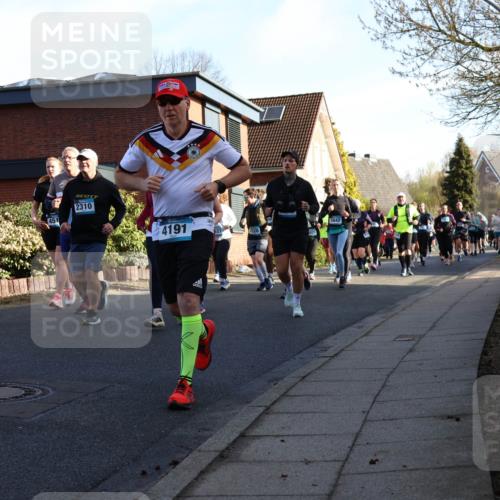 12.04.2026 - 45. Internationalen Wilhelmsburger Insellauf Yannick Fuchs http://msf.ph/oto/9476202 12.04.2026 09:02:56 Laufen 058, 12146, 2310, 4191, 528 meine-sportfotos.de
