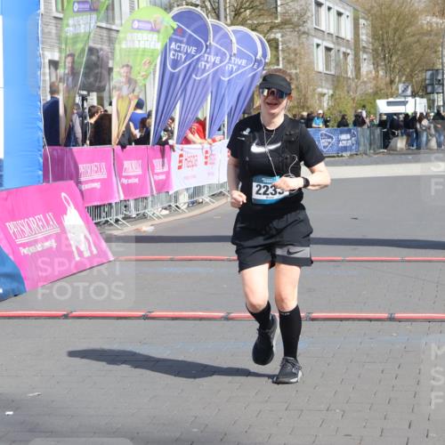 12.04.2026 - 45. Internationalen Wilhelmsburger Insellauf Strokosch-Dieckow http://msf.ph/oto/9476210 12.04.2026 11:33:49 Ziel 2233 meine-sportfotos.de