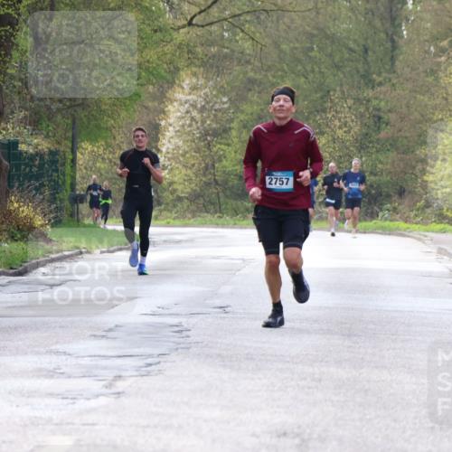 12.04.2026 - 45. Internationalen Wilhelmsburger Insellauf Yannick Fuchs http://msf.ph/oto/9476251 12.04.2026 10:10:20 Laufen 2757 meine-sportfotos.de