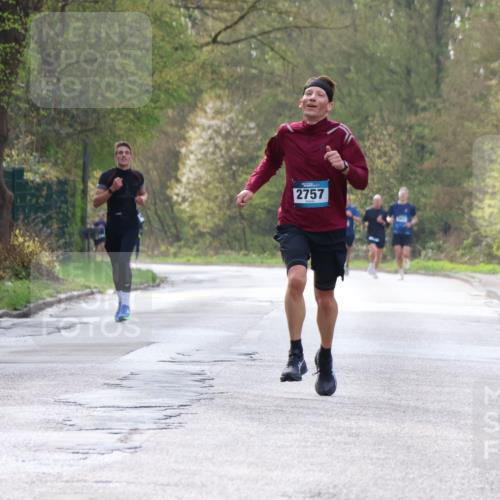 12.04.2026 - 45. Internationalen Wilhelmsburger Insellauf Yannick Fuchs http://msf.ph/oto/9476268 12.04.2026 10:10:21 Laufen 2757 meine-sportfotos.de