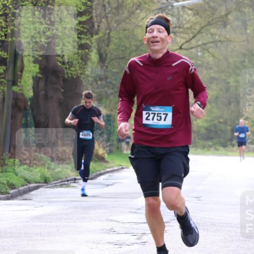 12.04.2026 - 45. Internationalen Wilhelmsburger Insellauf Yannick Fuchs http://msf.ph/oto/9476293 12.04.2026 10:10:24 Laufen 2757 meine-sportfotos.de