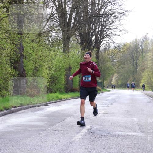 12.04.2026 - 45. Internationalen Wilhelmsburger Insellauf Yannick Fuchs http://msf.ph/oto/9476304 12.04.2026 10:10:25 Laufen 2757 meine-sportfotos.de