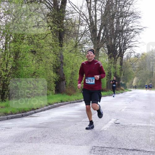 12.04.2026 - 45. Internationalen Wilhelmsburger Insellauf Yannick Fuchs http://msf.ph/oto/9476317 12.04.2026 10:10:26 Laufen 2757 meine-sportfotos.de
