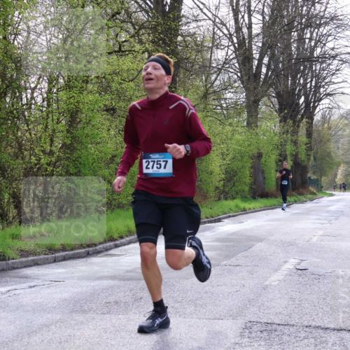12.04.2026 - 45. Internationalen Wilhelmsburger Insellauf Yannick Fuchs http://msf.ph/oto/9476328 12.04.2026 10:10:26 Laufen 2757 meine-sportfotos.de