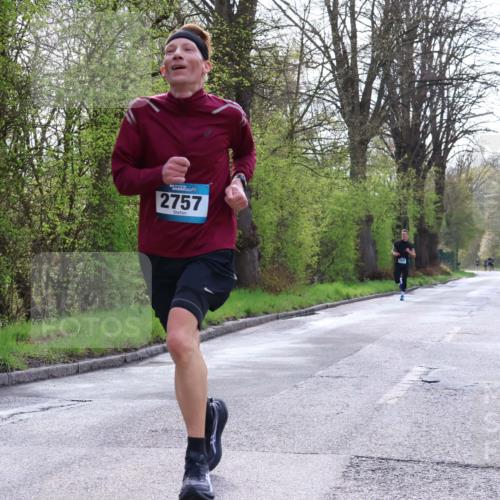 12.04.2026 - 45. Internationalen Wilhelmsburger Insellauf Yannick Fuchs http://msf.ph/oto/9476330 12.04.2026 10:10:27 Laufen 2757 meine-sportfotos.de