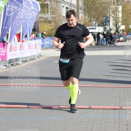 12.04.2026 - 45. Internationalen Wilhelmsburger Insellauf Strokosch-Dieckow http://msf.ph/oto/9476367 12.04.2026 11:34:02 Ziel 4939 meine-sportfotos.de