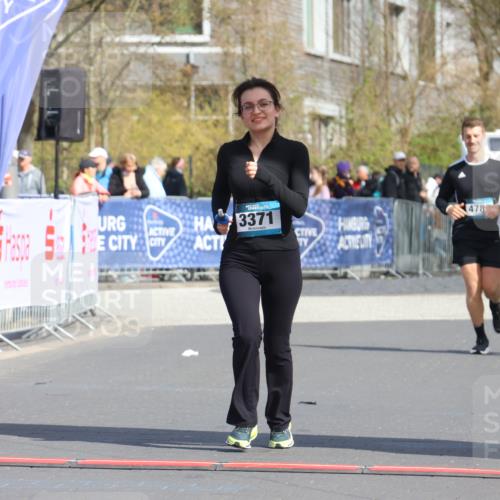12.04.2026 - 45. Internationalen Wilhelmsburger Insellauf Strokosch-Dieckow http://msf.ph/oto/9476388 12.04.2026 11:35:15 Ziel 3371 meine-sportfotos.de