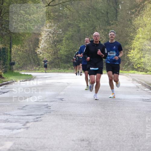 12.04.2026 - 45. Internationalen Wilhelmsburger Insellauf Yannick Fuchs http://msf.ph/oto/9476401 12.04.2026 10:10:36 Laufen 5652 meine-sportfotos.de