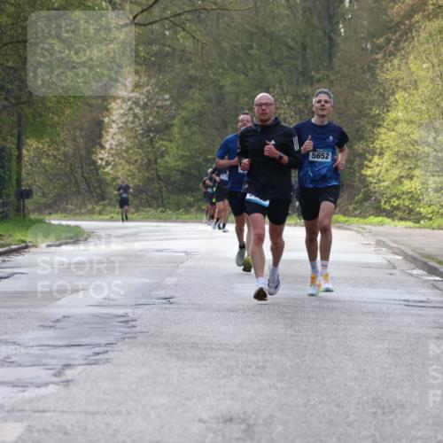12.04.2026 - 45. Internationalen Wilhelmsburger Insellauf Yannick Fuchs http://msf.ph/oto/9476404 12.04.2026 10:10:36 Laufen 5652 meine-sportfotos.de