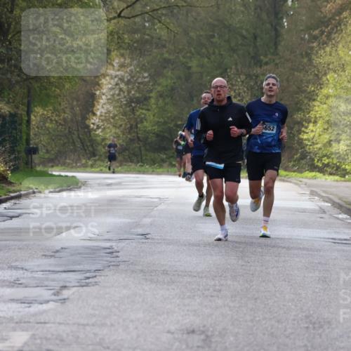 12.04.2026 - 45. Internationalen Wilhelmsburger Insellauf Yannick Fuchs http://msf.ph/oto/9476406 12.04.2026 10:10:37 Laufen 5652 meine-sportfotos.de