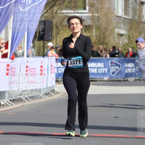 12.04.2026 - 45. Internationalen Wilhelmsburger Insellauf Strokosch-Dieckow http://msf.ph/oto/9476449 12.04.2026 11:35:16 Ziel 3371, 2703 meine-sportfotos.de