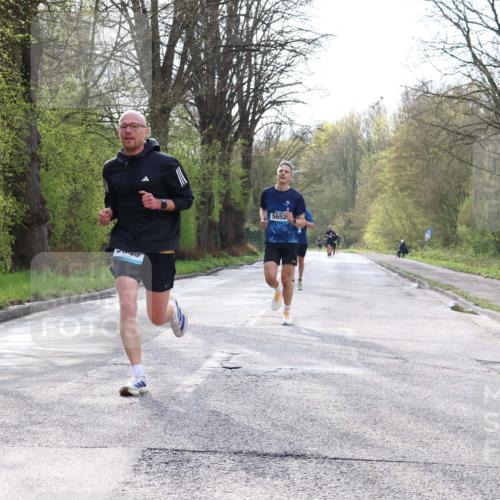 12.04.2026 - 45. Internationalen Wilhelmsburger Insellauf Yannick Fuchs http://msf.ph/oto/9476488 12.04.2026 10:10:43 Laufen 5652 meine-sportfotos.de