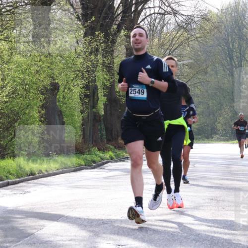12.04.2026 - 45. Internationalen Wilhelmsburger Insellauf Yannick Fuchs http://msf.ph/oto/9476581 12.04.2026 10:10:59 Laufen 2549, 4162 meine-sportfotos.de