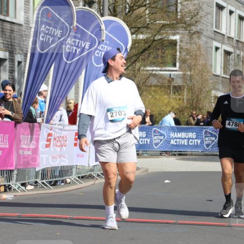 12.04.2026 - 45. Internationalen Wilhelmsburger Insellauf Strokosch-Dieckow http://msf.ph/oto/9476586 12.04.2026 11:35:20 Ziel 3371, 2703, 4788 meine-sportfotos.de