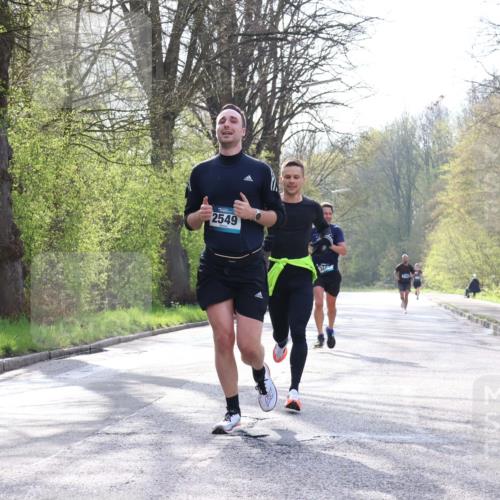 12.04.2026 - 45. Internationalen Wilhelmsburger Insellauf Yannick Fuchs http://msf.ph/oto/9476593 12.04.2026 10:11:00 Laufen 2549, 320 meine-sportfotos.de