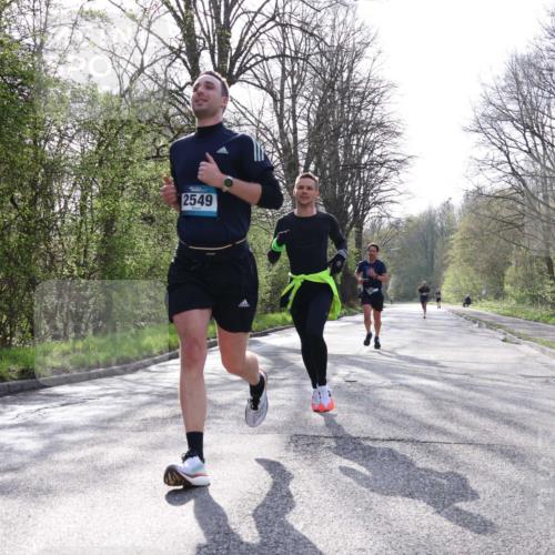 12.04.2026 - 45. Internationalen Wilhelmsburger Insellauf Yannick Fuchs http://msf.ph/oto/9476608 12.04.2026 10:11:01 Laufen 2549 meine-sportfotos.de
