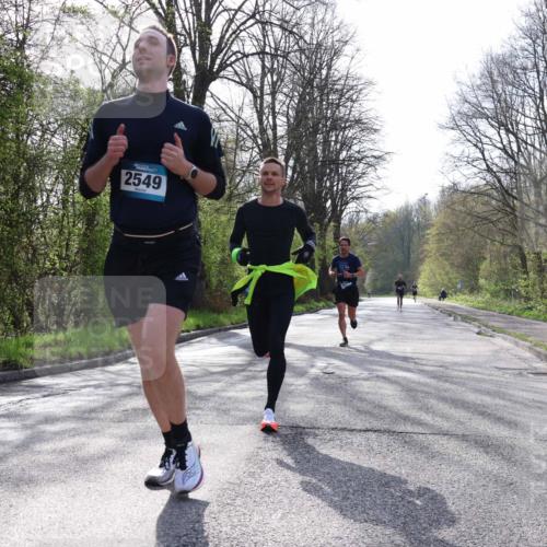12.04.2026 - 45. Internationalen Wilhelmsburger Insellauf Yannick Fuchs http://msf.ph/oto/9476611 12.04.2026 10:11:01 Laufen 2549 meine-sportfotos.de