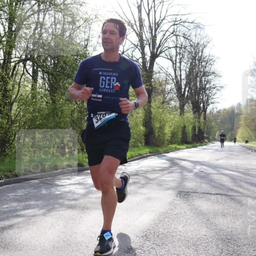 12.04.2026 - 45. Internationalen Wilhelmsburger Insellauf Yannick Fuchs http://msf.ph/oto/9476645 12.04.2026 10:11:04 Laufen 2023, 3289 meine-sportfotos.de