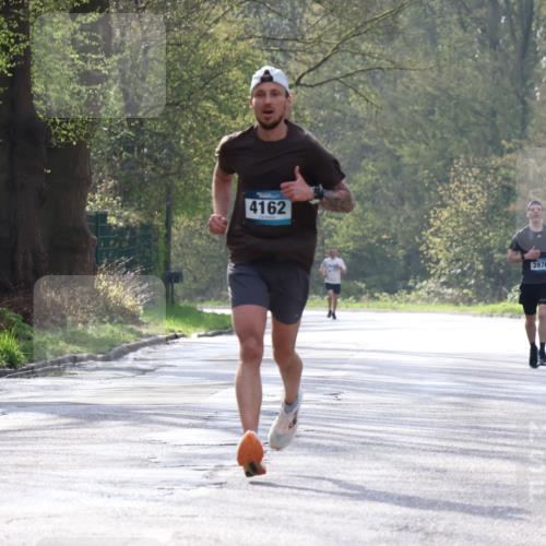 12.04.2026 - 45. Internationalen Wilhelmsburger Insellauf Yannick Fuchs http://msf.ph/oto/9476649 12.04.2026 10:11:06 Laufen 4162, 3976 meine-sportfotos.de