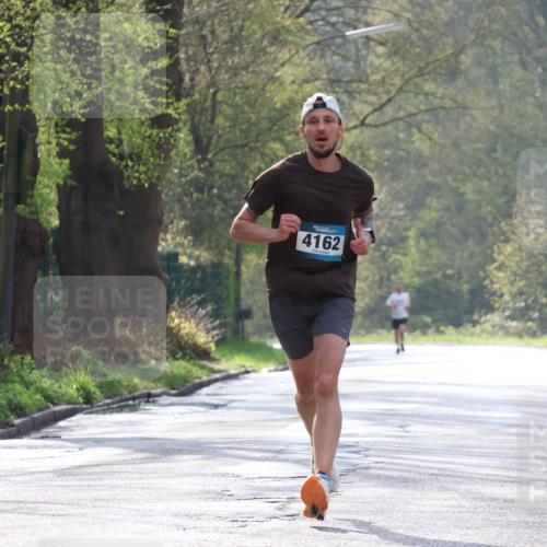 12.04.2026 - 45. Internationalen Wilhelmsburger Insellauf Yannick Fuchs http://msf.ph/oto/9476653 12.04.2026 10:11:06 Laufen 4162, 5979 meine-sportfotos.de