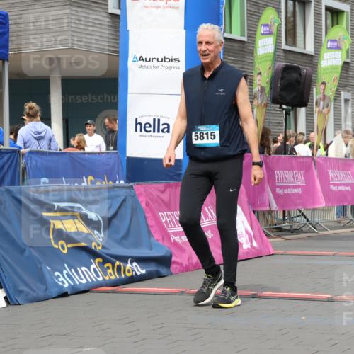 12.04.2026 - 45. Internationalen Wilhelmsburger Insellauf Strokosch-Dieckow http://msf.ph/oto/9476661 12.04.2026 13:31:13 Ziel 4456, 4463, 5815 meine-sportfotos.de