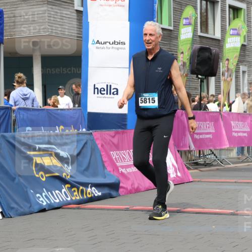 12.04.2026 - 45. Internationalen Wilhelmsburger Insellauf Strokosch-Dieckow http://msf.ph/oto/9476678 12.04.2026 13:31:13 Ziel 4456, 4463, 5815 meine-sportfotos.de
