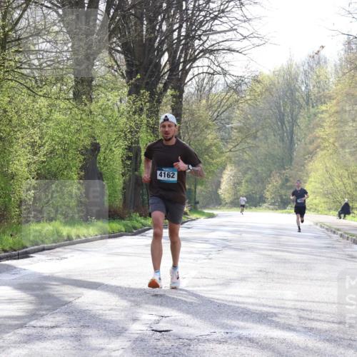 12.04.2026 - 45. Internationalen Wilhelmsburger Insellauf Yannick Fuchs http://msf.ph/oto/9476679 12.04.2026 10:11:08 Laufen 4162 meine-sportfotos.de
