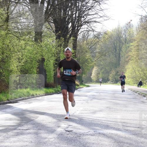 12.04.2026 - 45. Internationalen Wilhelmsburger Insellauf Yannick Fuchs http://msf.ph/oto/9476681 12.04.2026 10:11:08 Laufen 4162, 597 meine-sportfotos.de