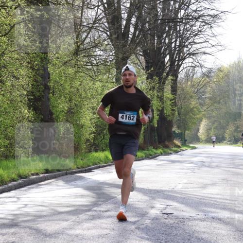 12.04.2026 - 45. Internationalen Wilhelmsburger Insellauf Yannick Fuchs http://msf.ph/oto/9476691 12.04.2026 10:11:09 Laufen 4162 meine-sportfotos.de