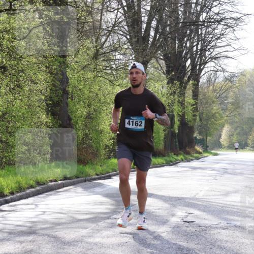 12.04.2026 - 45. Internationalen Wilhelmsburger Insellauf Yannick Fuchs http://msf.ph/oto/9476694 12.04.2026 10:11:09 Laufen 4162 meine-sportfotos.de