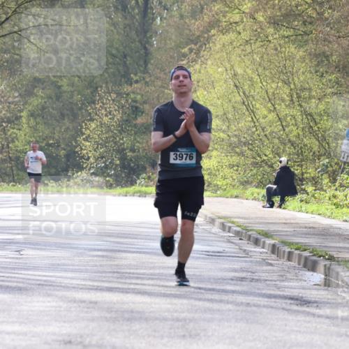 12.04.2026 - 45. Internationalen Wilhelmsburger Insellauf Yannick Fuchs http://msf.ph/oto/9476735 12.04.2026 10:11:13 Laufen 3976, 22 meine-sportfotos.de