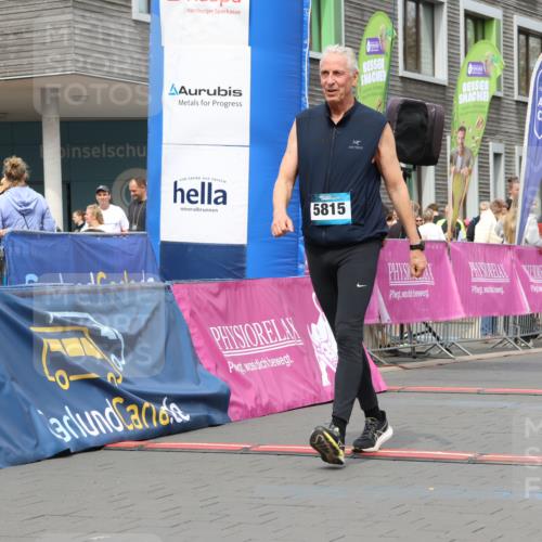 12.04.2026 - 45. Internationalen Wilhelmsburger Insellauf Strokosch-Dieckow http://msf.ph/oto/9476745 12.04.2026 13:31:13 Ziel 4456, 4463, 5815 meine-sportfotos.de