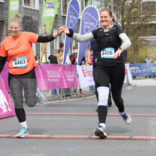 12.04.2026 - 45. Internationalen Wilhelmsburger Insellauf Strokosch-Dieckow http://msf.ph/oto/9476785 12.04.2026 13:31:10 Ziel 4456, 4463, 5815 meine-sportfotos.de
