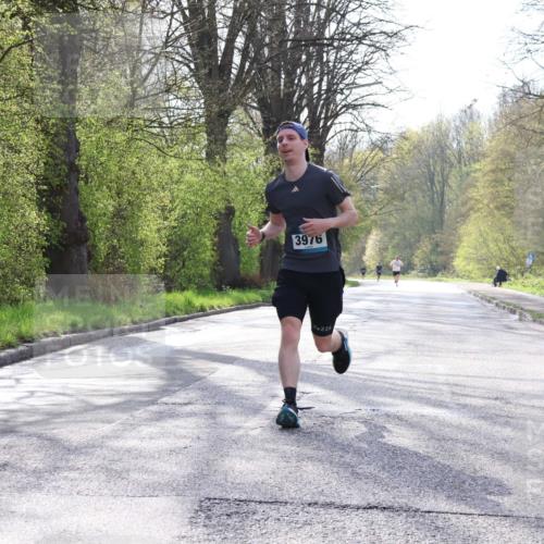 12.04.2026 - 45. Internationalen Wilhelmsburger Insellauf Yannick Fuchs http://msf.ph/oto/9476798 12.04.2026 10:11:17 Laufen 3976, 226 meine-sportfotos.de