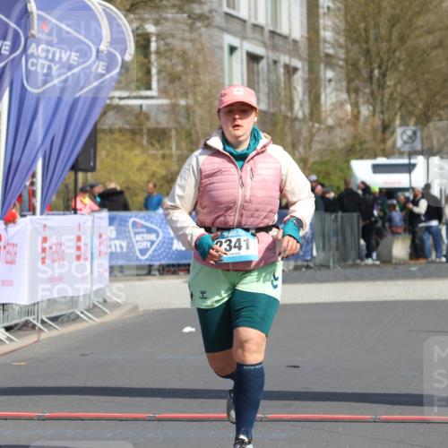 12.04.2026 - 45. Internationalen Wilhelmsburger Insellauf Strokosch-Dieckow http://msf.ph/oto/9476822 12.04.2026 11:35:56 Ziel 2341 meine-sportfotos.de